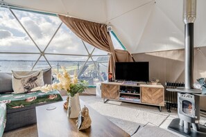 TV, fireplace - 1 Bed in Denny (oc-h33665) (Denny)