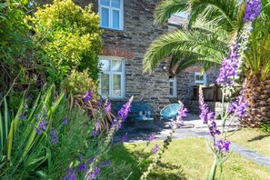 Terrace/patio - 3 Bed in Boscastle (oc-tchest) (Boscastle)