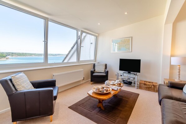 Living area - 3 Bed in Saundersfoot (oc-pw9101) (Saundersfoot)
