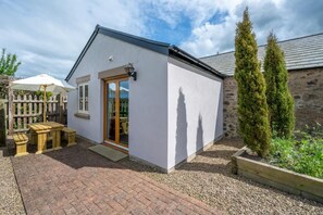 Terrace/patio - 2 Bed in Milfield (oc-nb1982) (Milfield)