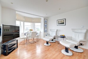 Dining - 2 Bed in Whitby (oc-w408) (Whitby)