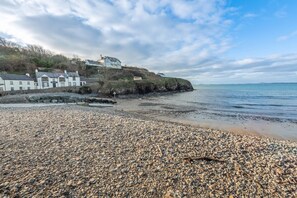 Beach - 3 Bed in Little Haven (oc-s34025) (Little Haven)