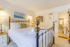 3 bedrooms, iron/ironing board, WiFi (free), bed sheets - 3 Bed in Southwold (oc-stan) (Southwold)