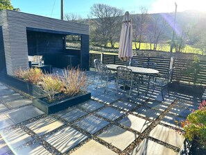 Outdoor dining - 3 Bed in Brithdir (oc-c33971) (Brithdir)