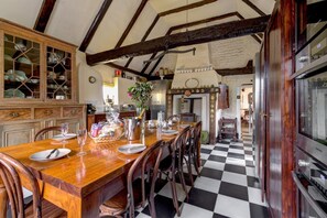 Dining - 6 Bed in Bacton (oc-1836) (Bacton)