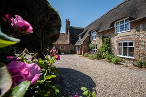 Property grounds - 6 Bed in Bacton (oc-1836) (Bacton)
