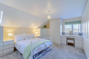 Iron/ironing board, travel cot, free WiFi, bed sheets - 2 Bed in Dunnington (oc-s34137) (Dunnington)