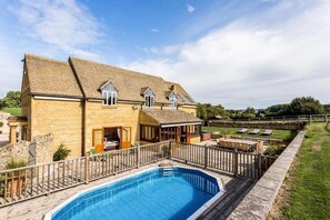 Pool - 6 Bed in Chipping Campden (oc-h34138) (Chipping Campden)