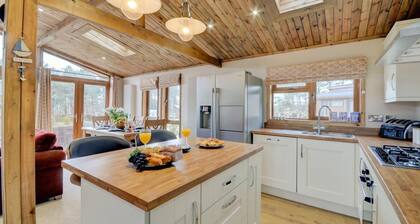 3 Bed in Whitby (oc-wa057)