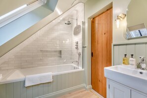 Towels - 2 Bed in Castleton (oc-f34013) (Castleton)