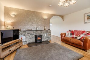 TV - 3 Bed in Bala (oc-bow26) (Parc)