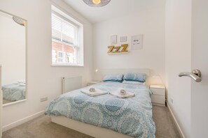 Travel cot, free WiFi, bed sheets - 1 Bed in Cromer (oc-1844) (Cromer)