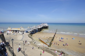 Beach - 1 Bed in Cromer (oc-1844) (Cromer)