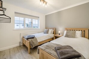 3 bedrooms, free WiFi, bed sheets - 3 Bed in Baycliff (oc-b34152) (Baycliff)