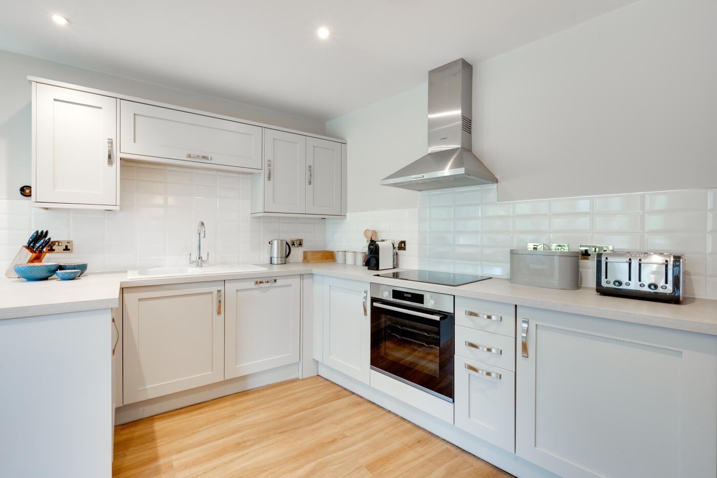 ميكروويف، فرن، غسالة أطباق، مستلزمات طهي/أطباق/أوعية