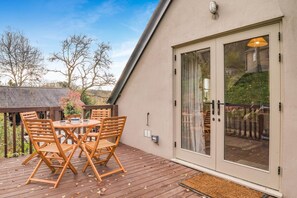 Outdoor dining - 2 Bed in Longhope (oc-n34144) (Longhope)