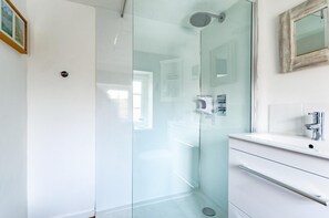 Towels - 1 Bed in Holt (oc-1838) (Holt)