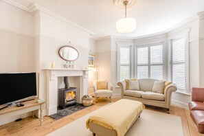 TV, fireplace - 4 Bed in Southwold (oc-23str) (Southwold)