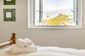 Iron/ironing board, travel cot, free WiFi, bed sheets - 3 Bed in St. Ives (oc-a34180) (St Ives)