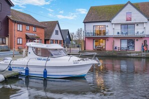 Exterior - 4 Bed in Horning (oc-s34101) (Horning)