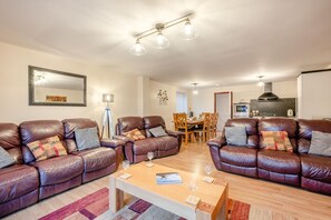 Living area - 4 Bed in Horning (oc-s34101) (Horning)