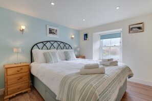 Ferros/tábuas de passar roupa, Wi-Fi de cortesia, roupa de cama