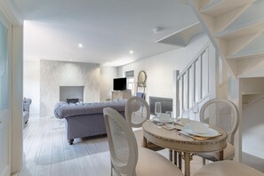 Interior - 1 Bed in Holt (oc-1854) (Holt)
