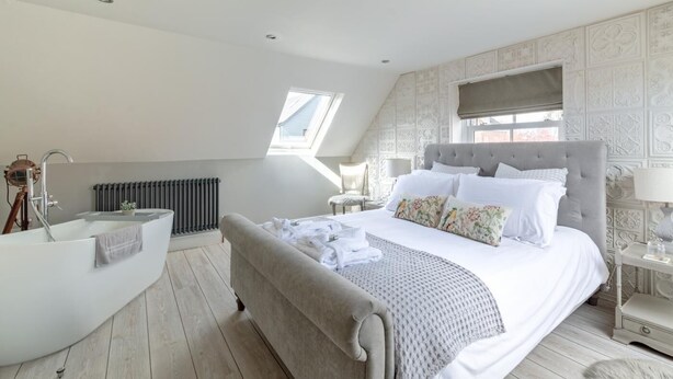 Room - 1 Bed in Holt (oc-1854) (Holt)