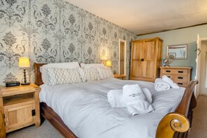 5 chambres, fer et planche à repasser, lit parapluie, Wi-Fi gratuit