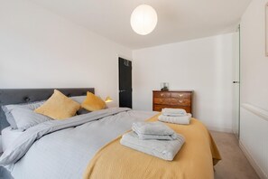Fer et planche à repasser, Wi-Fi gratuit, draps fournis