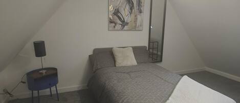 Iron/ironing board, free WiFi, bed sheets