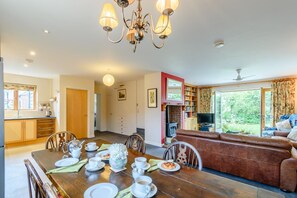 Dining - 2 Bed in Bramfield (oc-sfbri4) (Bramfield)