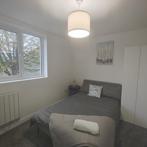 3 Bed in Newport (oc-p34124)