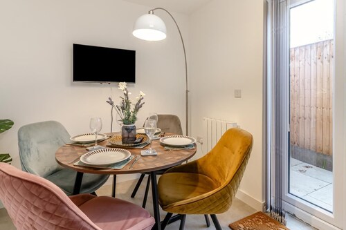 3 Bed in Newport (oc-p34124)