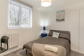 Iron/ironing board, free WiFi, bed sheets - 3 Bed in Newport (oc-p34124) (Newport)