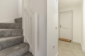 Interior - 3 Bed in Newport (oc-p34124) (Newport)