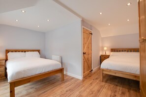 Iron/ironing board, free WiFi, bed sheets - 2 Bed in Tregaron (oc-bow289) (Blaenpennal)