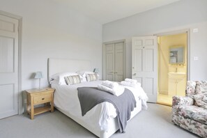 Iron/ironing board, travel cot, free WiFi, bed sheets - 2 Bed in Orford (oc-sfwco) (Orford)