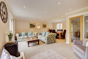 TV - 3 Bed in Orford (oc-sfncc) (Orford)