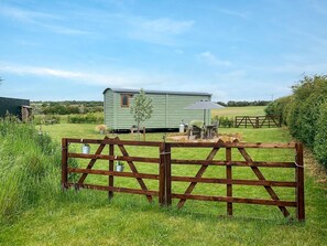 Outdoor dining - 1 Bed in Farnsfield (oc-s34109) (Farnsfield)