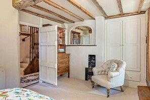 Interior - 3 Bed in Whitchurch (oc-c34182) (Whitchurch)