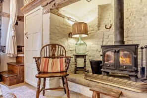 Interior - 3 Bed in Whitchurch (oc-c34182) (Whitchurch)