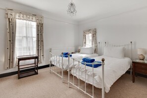 2 chambres, fer et planche à repasser, lit parapluie, Wi-Fi gratuit