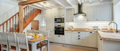 Microones, forn, rentaplats i trona