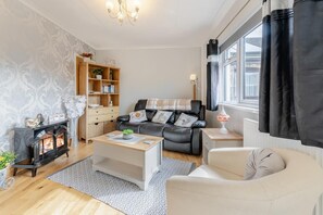 TV - 1 Bed in Stepaside (oc-pw9268) (Amroth)