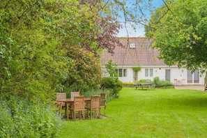 Outdoor dining - 3 Bed in Ufford (oc-sfmea) (Ufford)