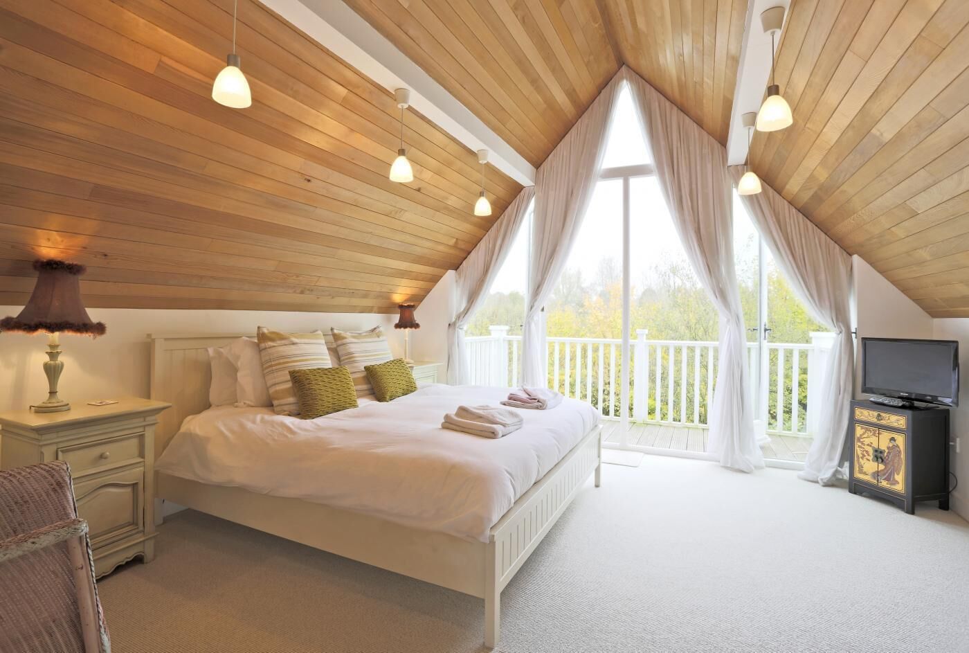 Ferros/tábuas de passar roupa, Wi-Fi de cortesia, roupa de cama