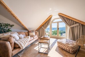 TV, fireplace - 6 Bed in Bowness-on-Windermere (oc-postkl) (Bowness on Windermere)
