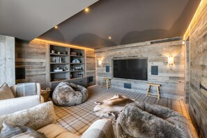TV, fireplace - 6 Bed in Bowness-on-Windermere (oc-postkl) (Bowness on Windermere)