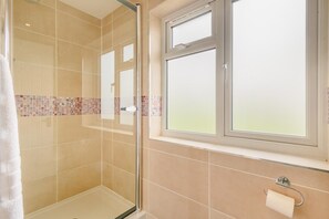 Hair dryer, towels - 3 Bed in Frostenden (oc-sfhms) (Frostenden)